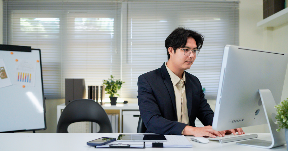Licensed Insolvency Trustee marketing professional working on online visibility and digital credibility.